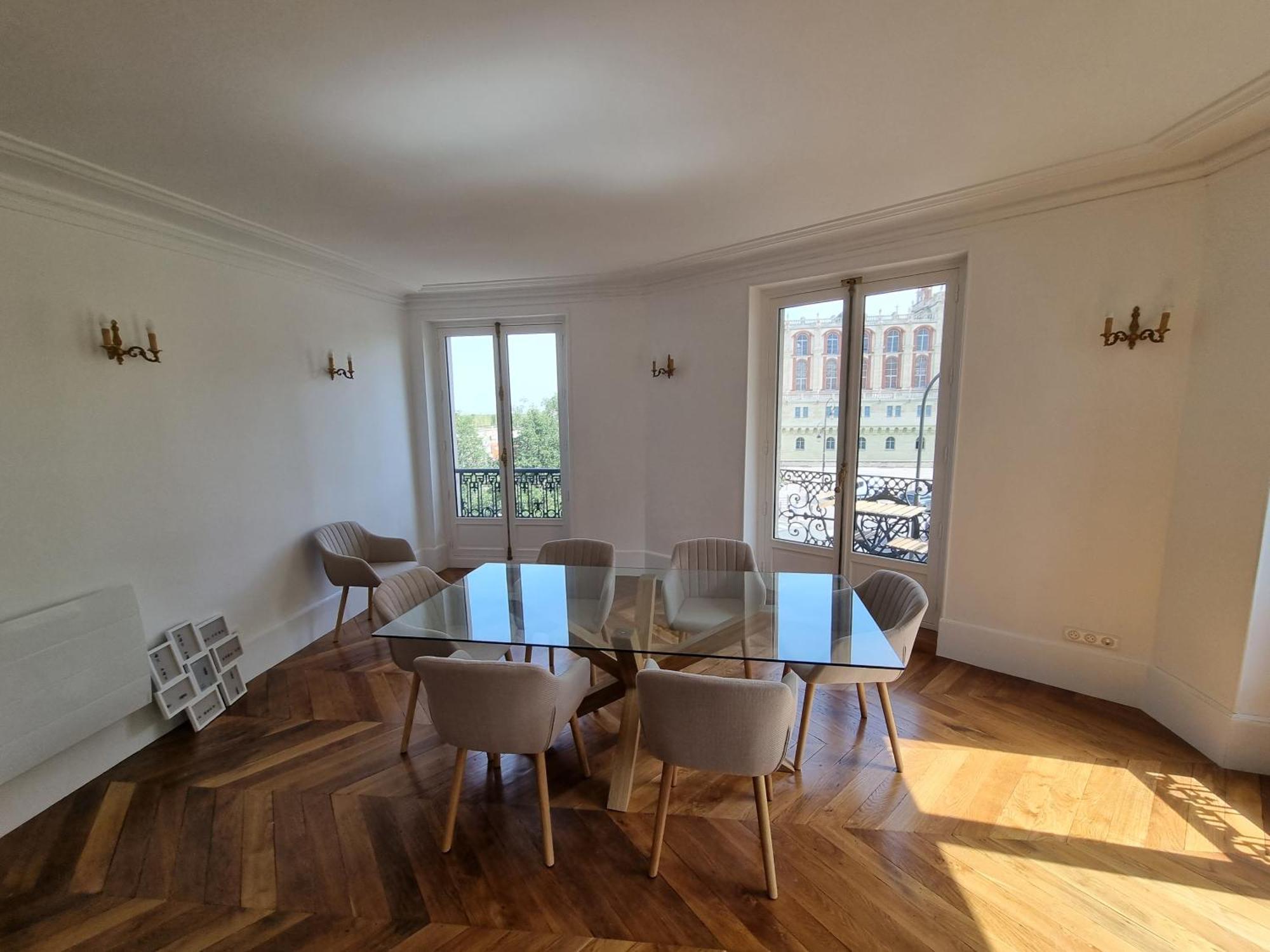 Face Chateau St Germain En Laye, Appartement 4 A 6 Personnes, 23 Min De Paris Champs-Elysees Saint-Germain-en-Laye Exterior foto